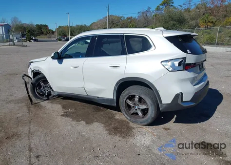 2023 BMW X1 xDrive28I z USA, uszkodzony, nr VIN WBX73EF00P5X01048